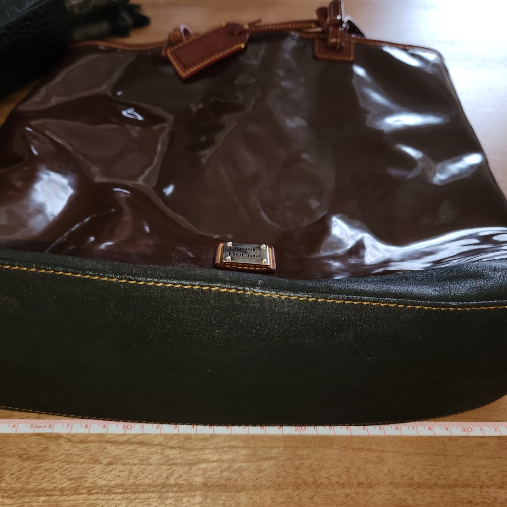 Dooney & Bourke Patent Leather Shopper Tote – Rich Espresso & Cognac​Elevate yo - Picture 13 of 13